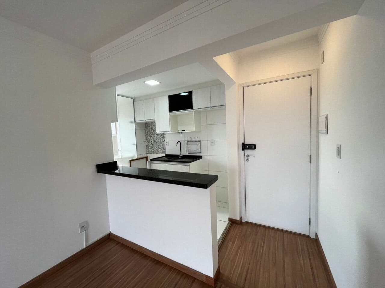 Apartamento de 2 dormitórios (1 suíte) e 1 vaga, à venda - Picanço