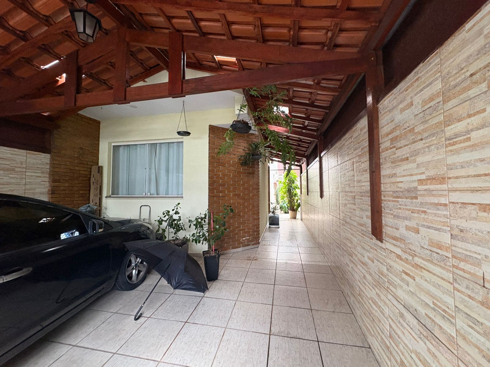Sobrado 3 Dorm. com Suite, Varanda e Churrasqueira no Jardim Santa Clara