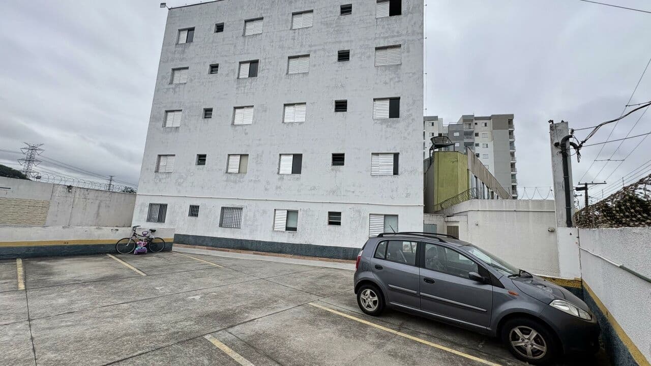 Apartamento térreo tipo garden à Venda, 2 dormitórios - Vila Galvão