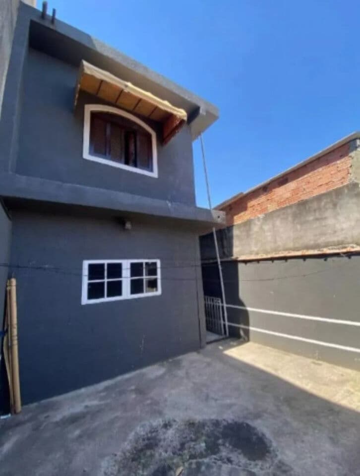 Sobrado de 4 quartos e 6 vagas à venda - Bonsucesso